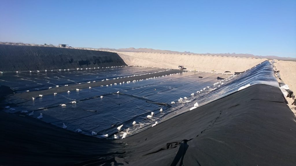 Olla de agua con Geomembrana HDPE y Geotextil
